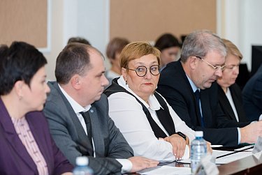 В повестке – бюджет и дополнительные требования к легковому такси